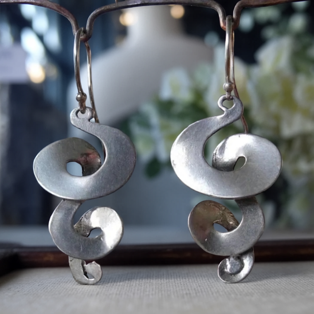 SilverLoom™ | Boucles d'oreilles vintage en spirale