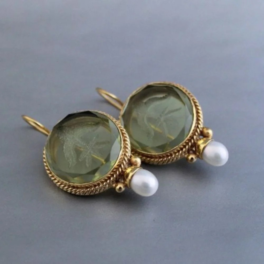 Ava™ | Boucles d'oreilles vintage pour femmes en pierre verte et perles