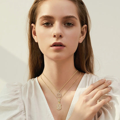 Initiale™ | Ensemble collier lettre en moissanite dorée