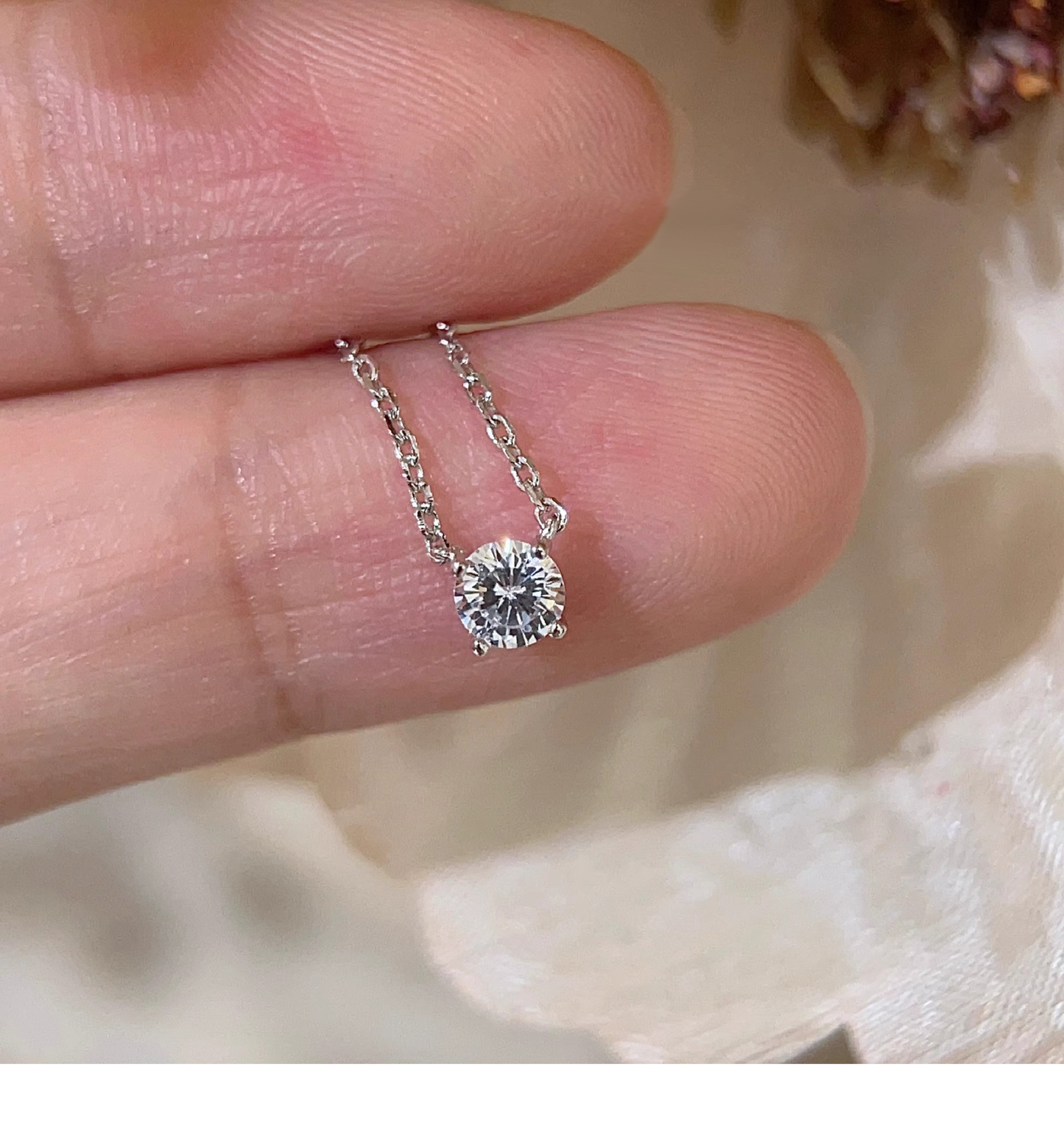 Clea™ | Collier avec pierre moissanite dorée